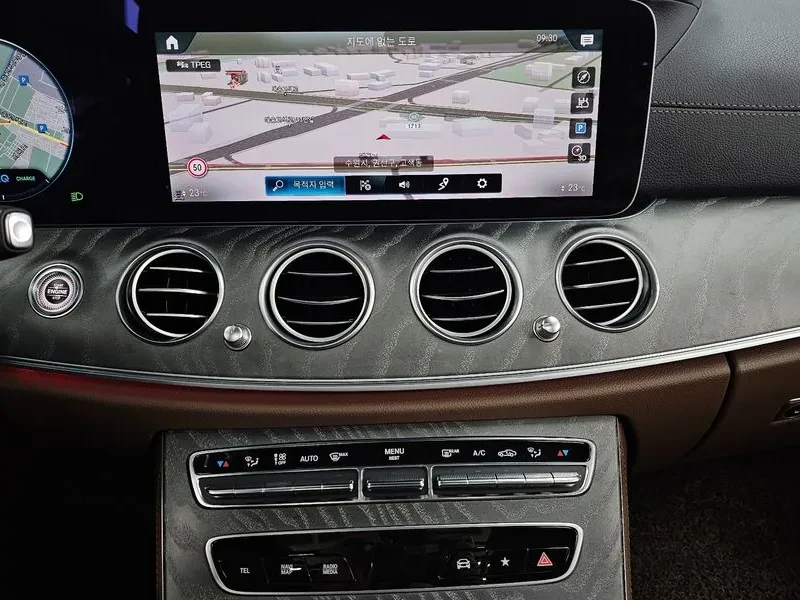 Mercedes-Benz E 350 4MATIC AVANTGARDE, снимка 14 - Автомобили и джипове - 55796056