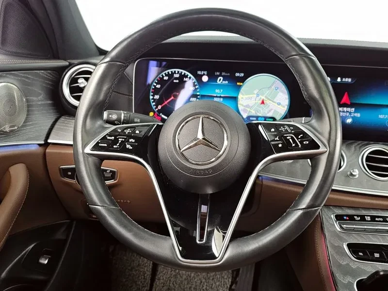 Mercedes-Benz E 350 4MATIC AVANTGARDE, снимка 13 - Автомобили и джипове - 55796056