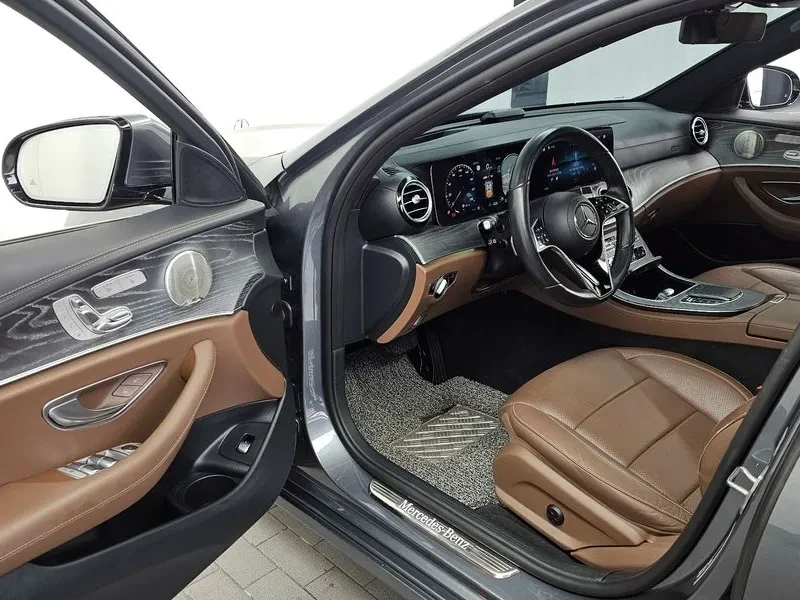 Mercedes-Benz E 350 4MATIC AVANTGARDE, снимка 10 - Автомобили и джипове - 55796056