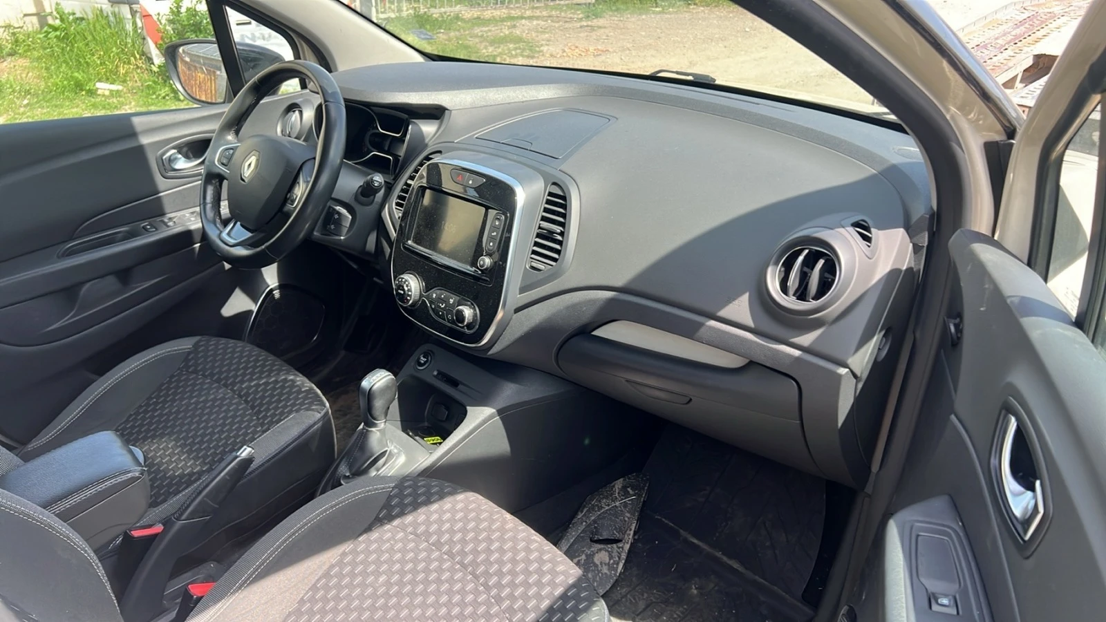 Renault Captur 1.2TCe - изображение 8