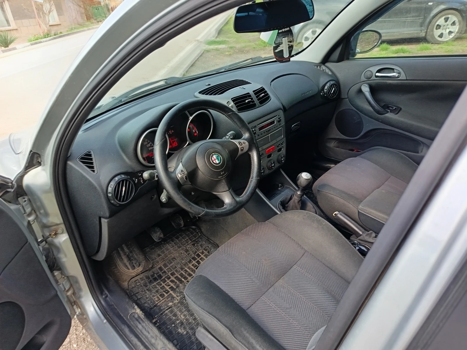 Alfa Romeo 147 1.9 - изображение 5