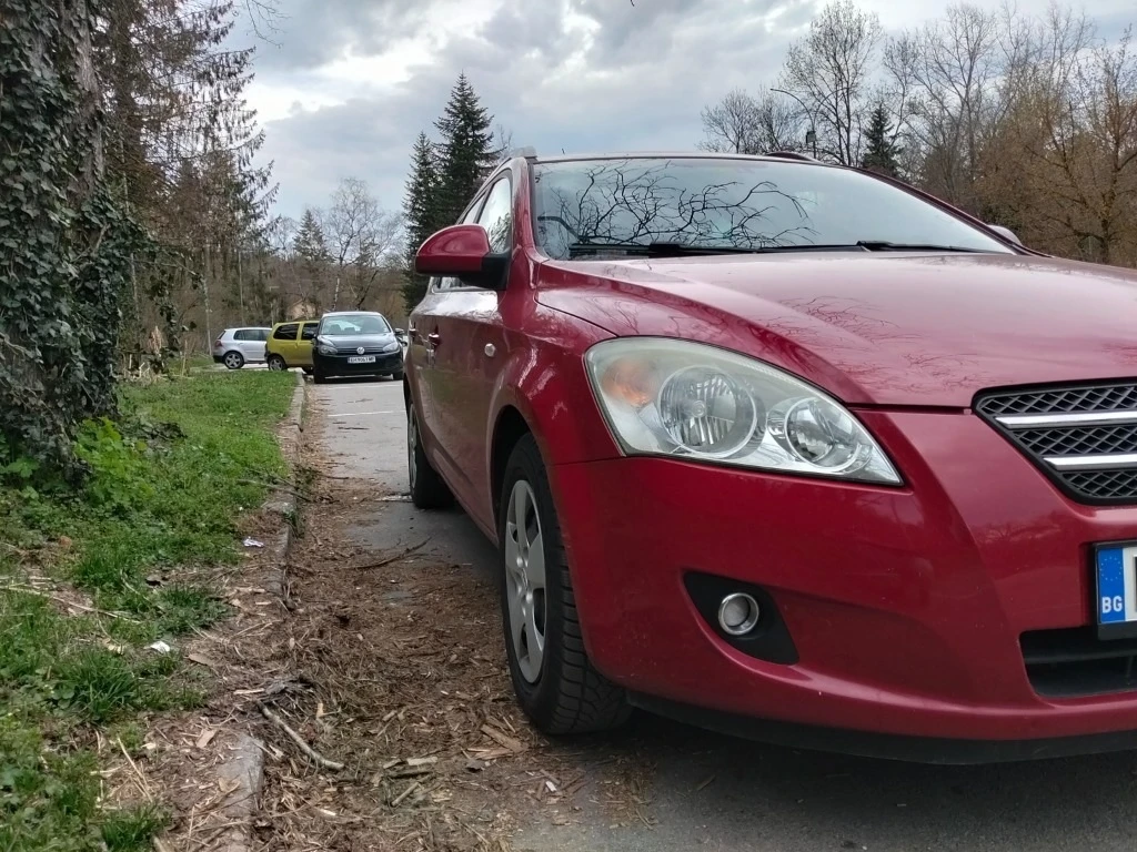 Kia Ceed 1.4 16V 99 к.с./газ-бензин, снимка 3 - Автомобили и джипове - 52045036