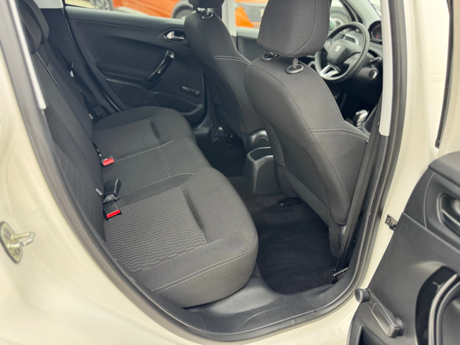 Peugeot 208 1.4hdi - изображение 7