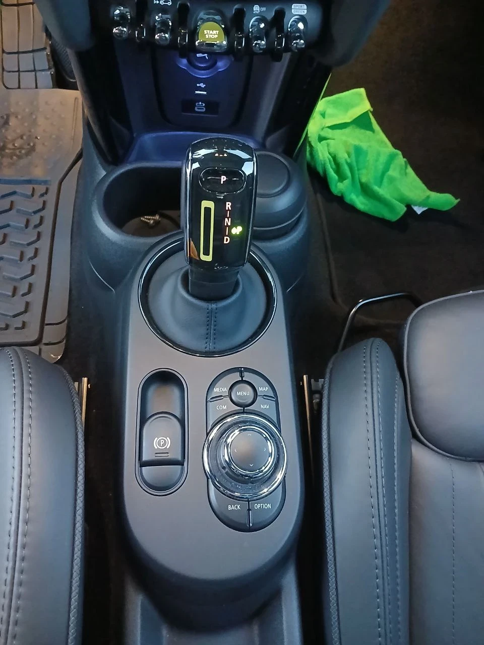 Mini Cooper s SE - ����� �������� �� 01.2027 | Mobile.bg � ����������� 13