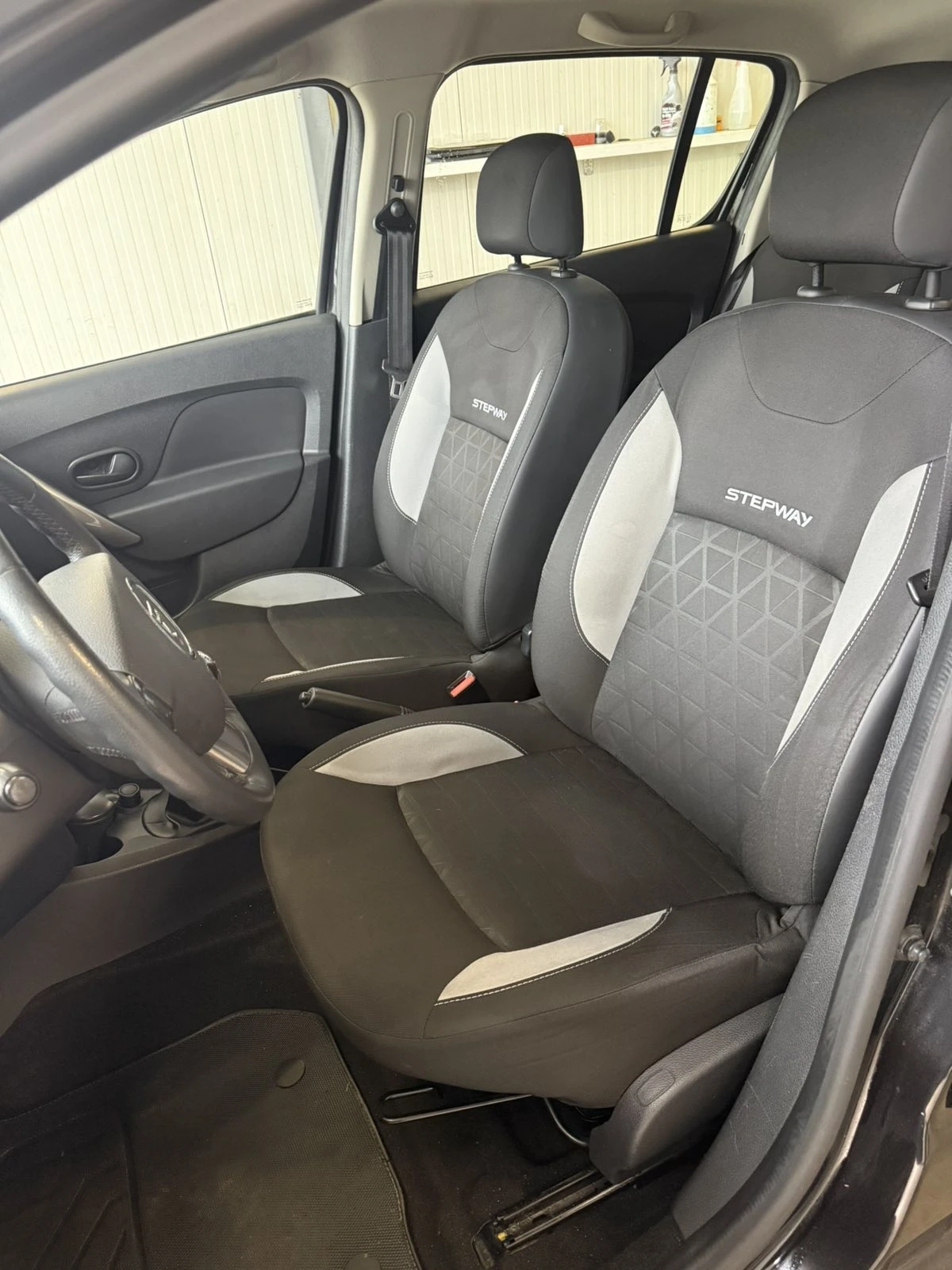 Dacia Sandero Stepway 1.5dci, снимка 7 - Автомобили и джипове - 54035726