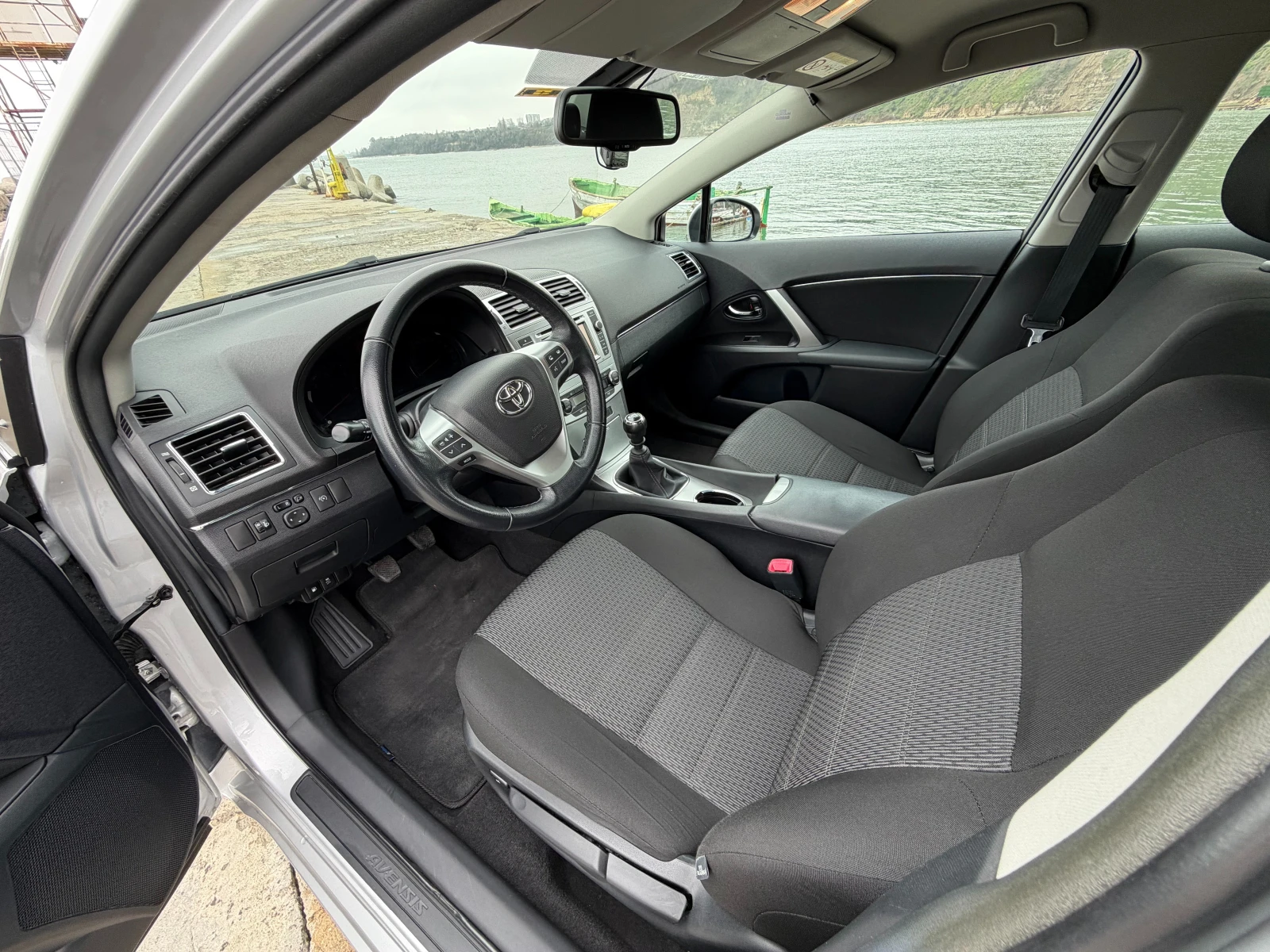 Toyota Avensis D4D, снимка 5 - Автомобили и джипове - 54081133