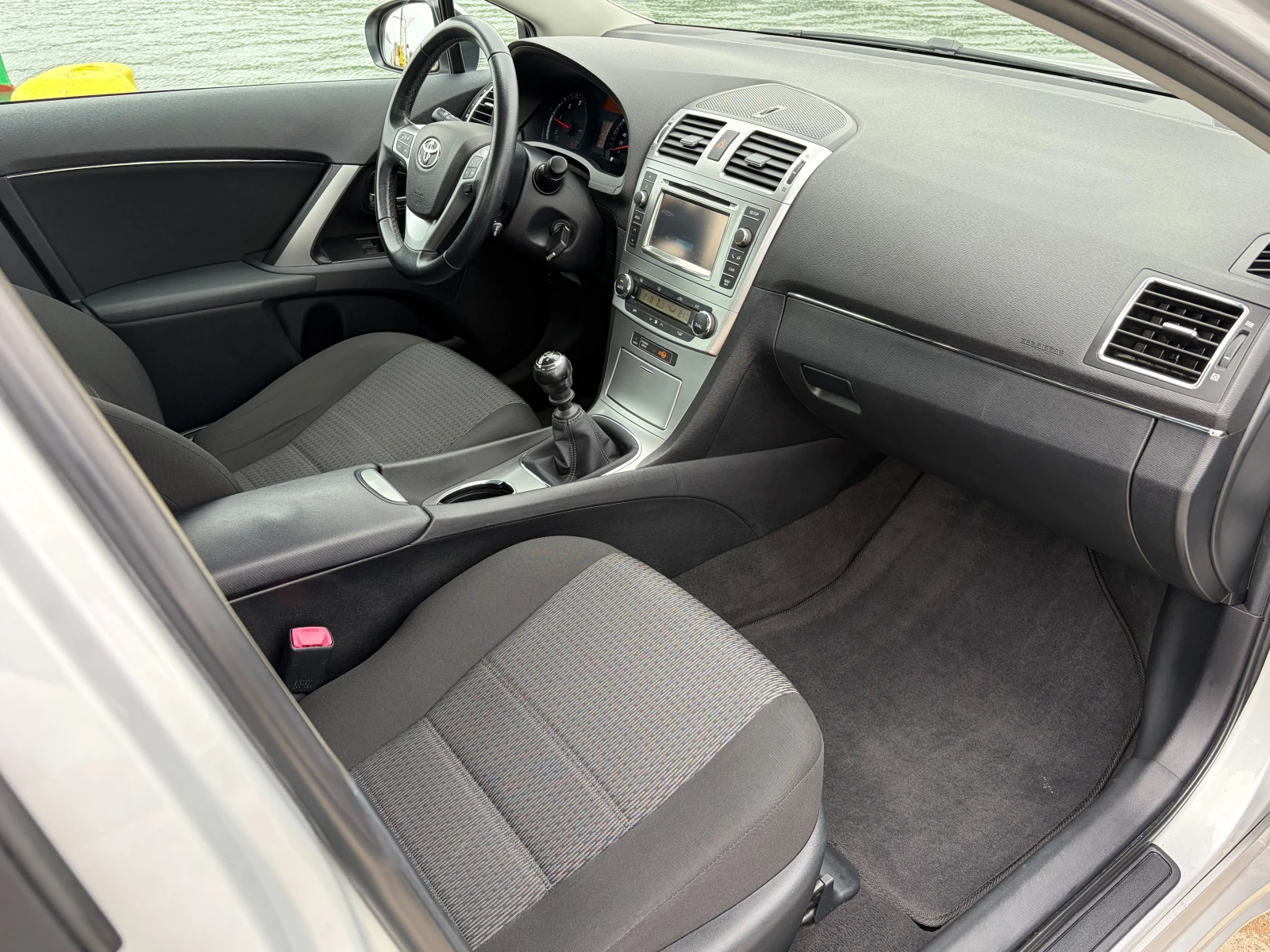 Toyota Avensis D4D, снимка 9 - Автомобили и джипове - 54081133