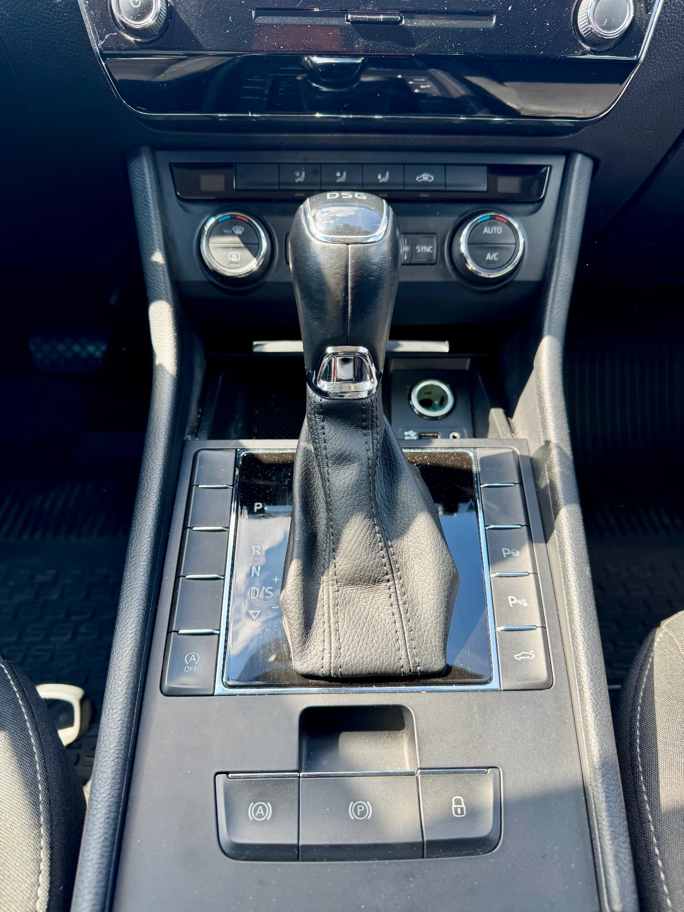 Skoda Superb, снимка 12 - Автомобили и джипове - 54172146