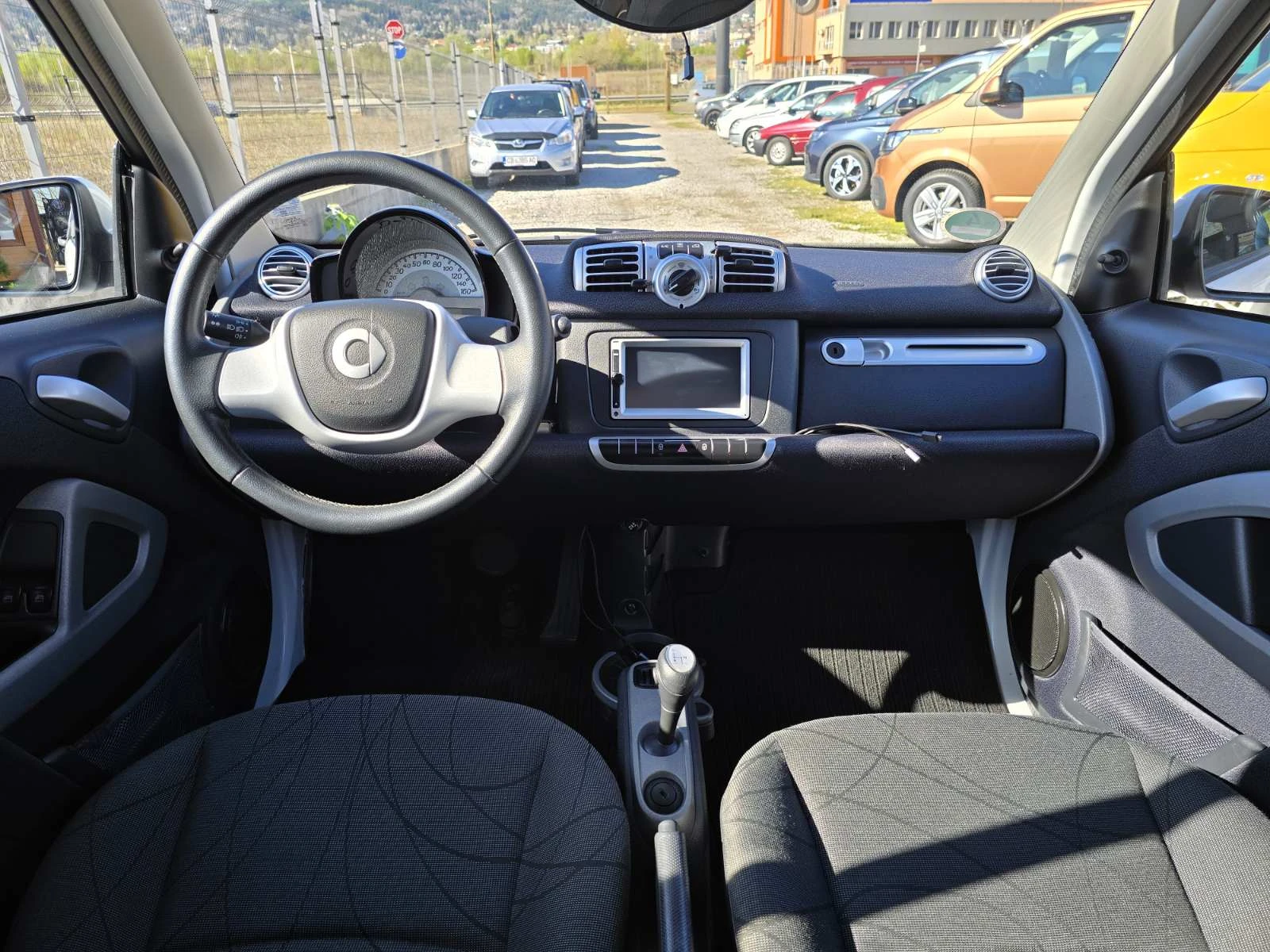 Smart Fortwo 1.0i АВТОМАТИК КЛИМАТИК, снимка 10 - Автомобили и джипове - 54242510