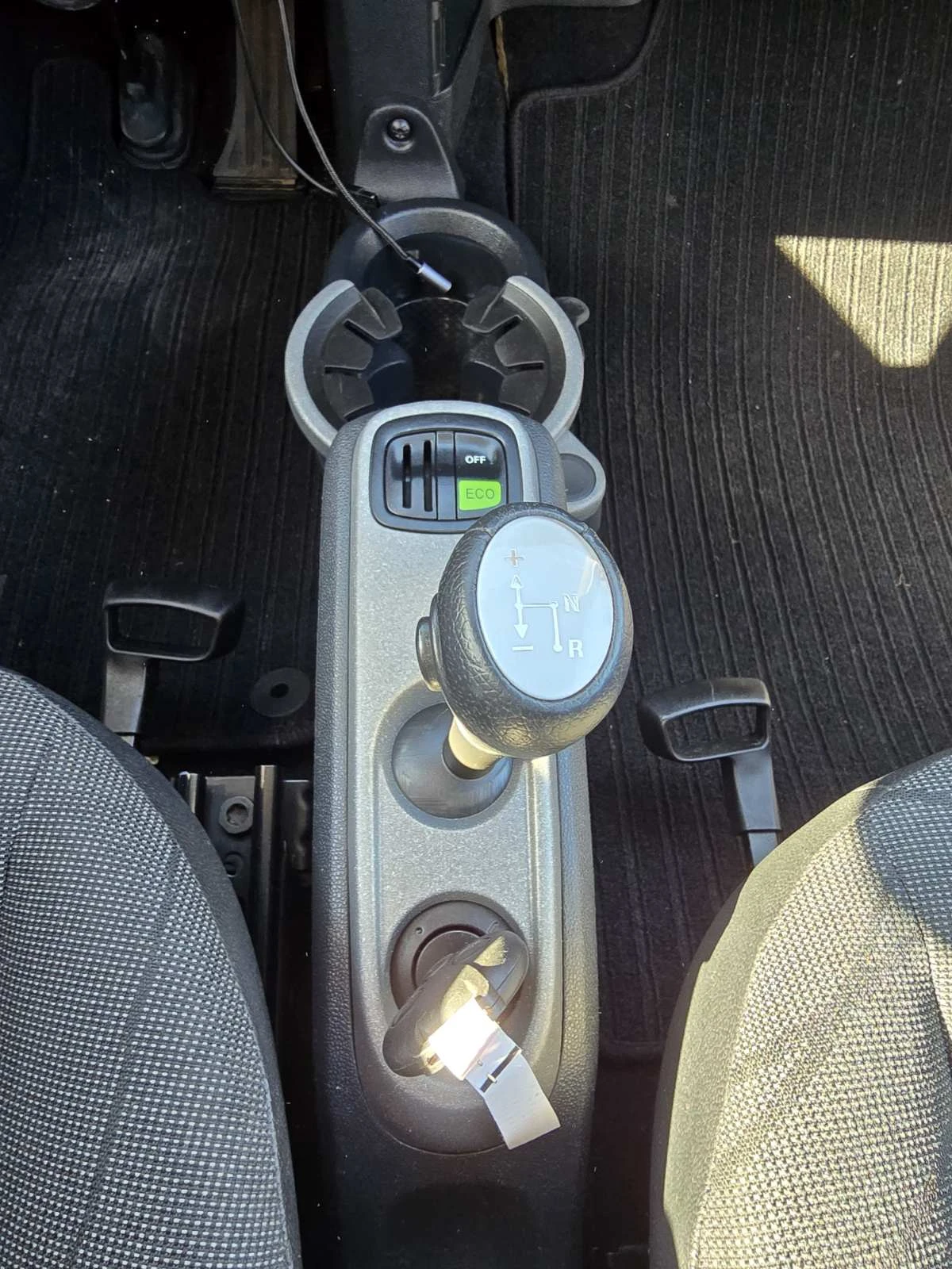 Smart Fortwo 1.0i АВТОМАТИК КЛИМАТИК, снимка 11 - Автомобили и джипове - 54242510