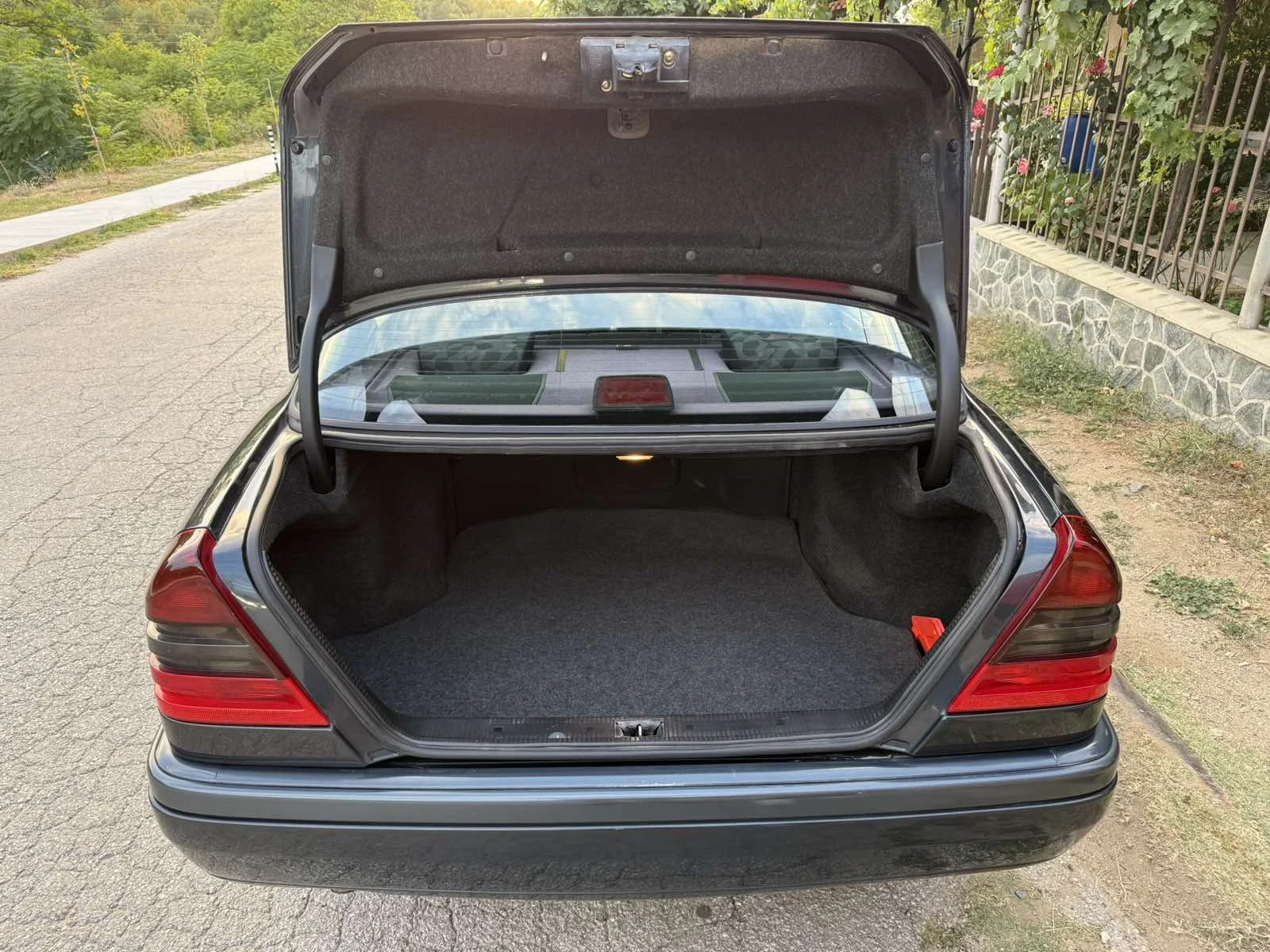 Mercedes-Benz C 180, снимка 7 - Автомобили и джипове - 54646982
