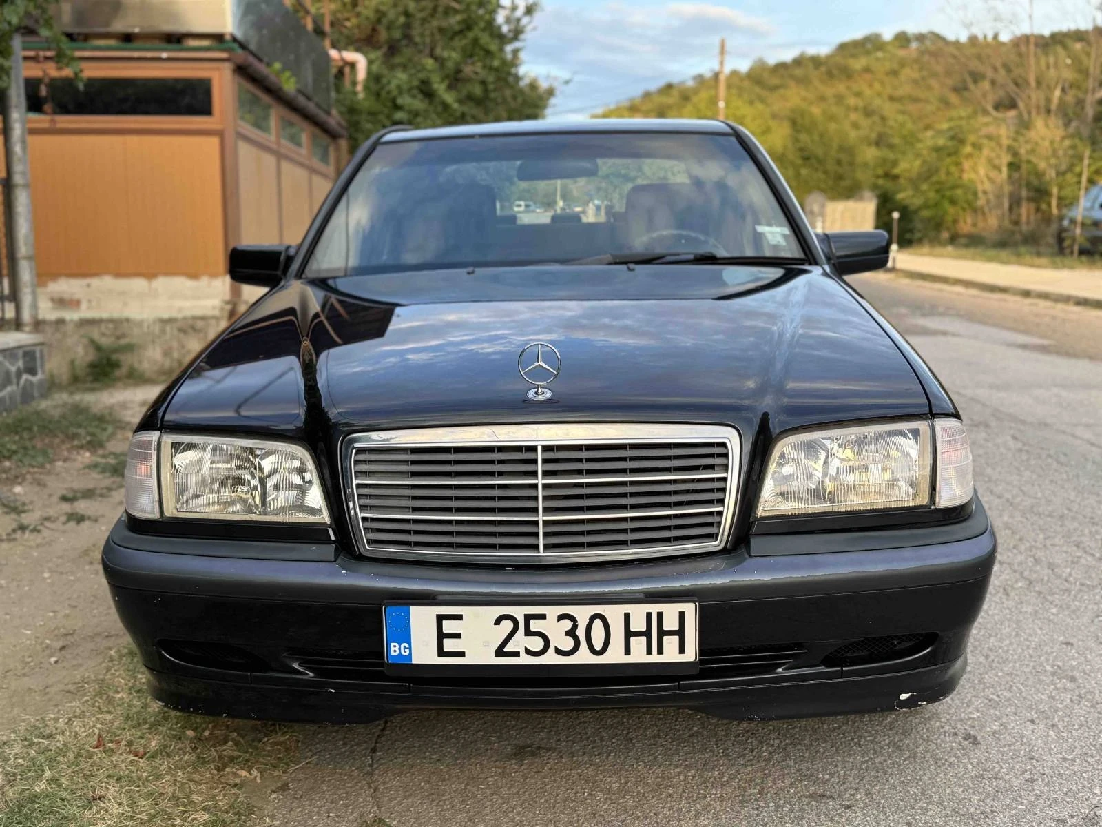 Mercedes-Benz C 180, снимка 3 - Автомобили и джипове - 54646982