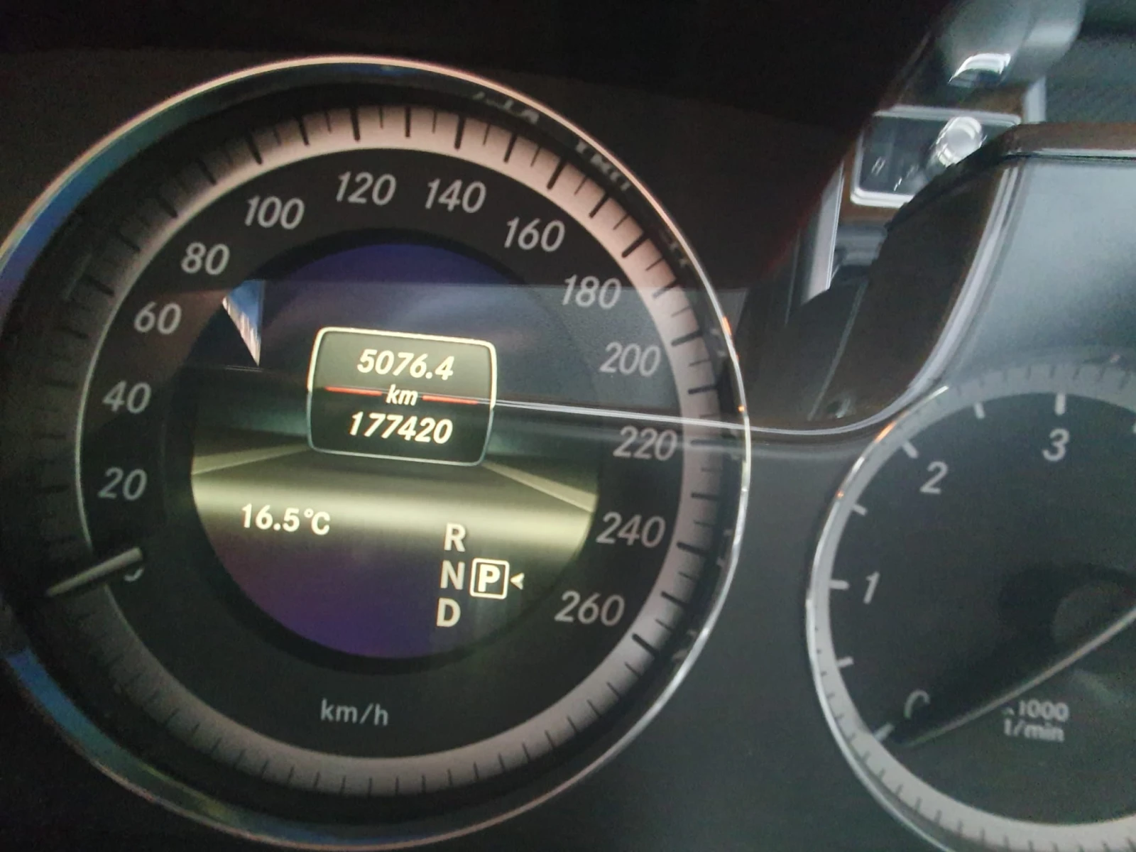 Mercedes-Benz E 220 Urciuoli , снимка 7 - Автомобили и джипове - 54693606