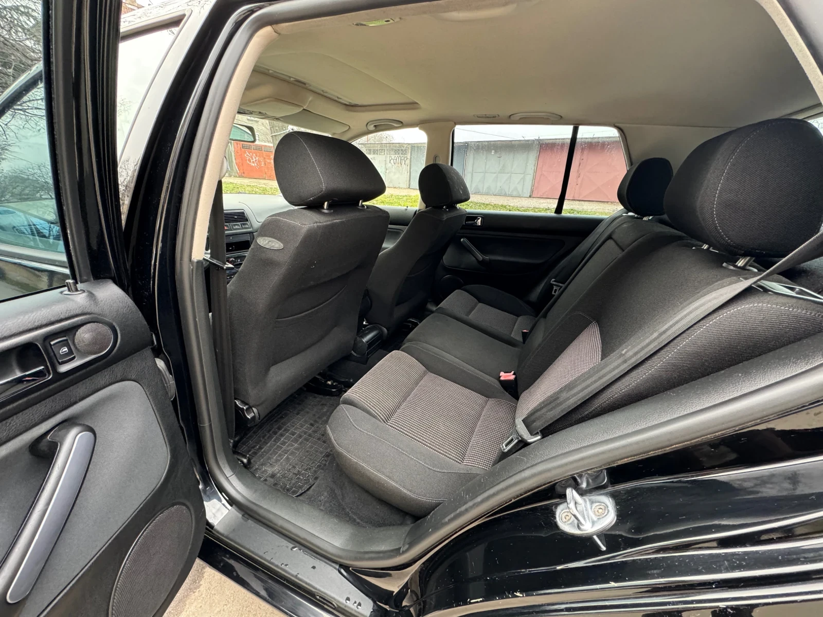 VW Golf 1.9 TDI PD, снимка 2 - Автомобили и джипове - 54869689