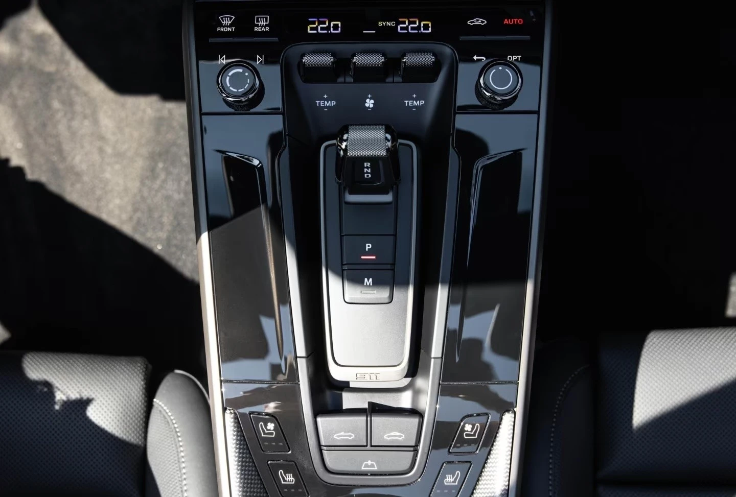 Porsche 911 992 / TURBO S / CERAMIC / LIFT / BOSE / HD MATRIX, снимка 16 - Автомобили и джипове - 55085176