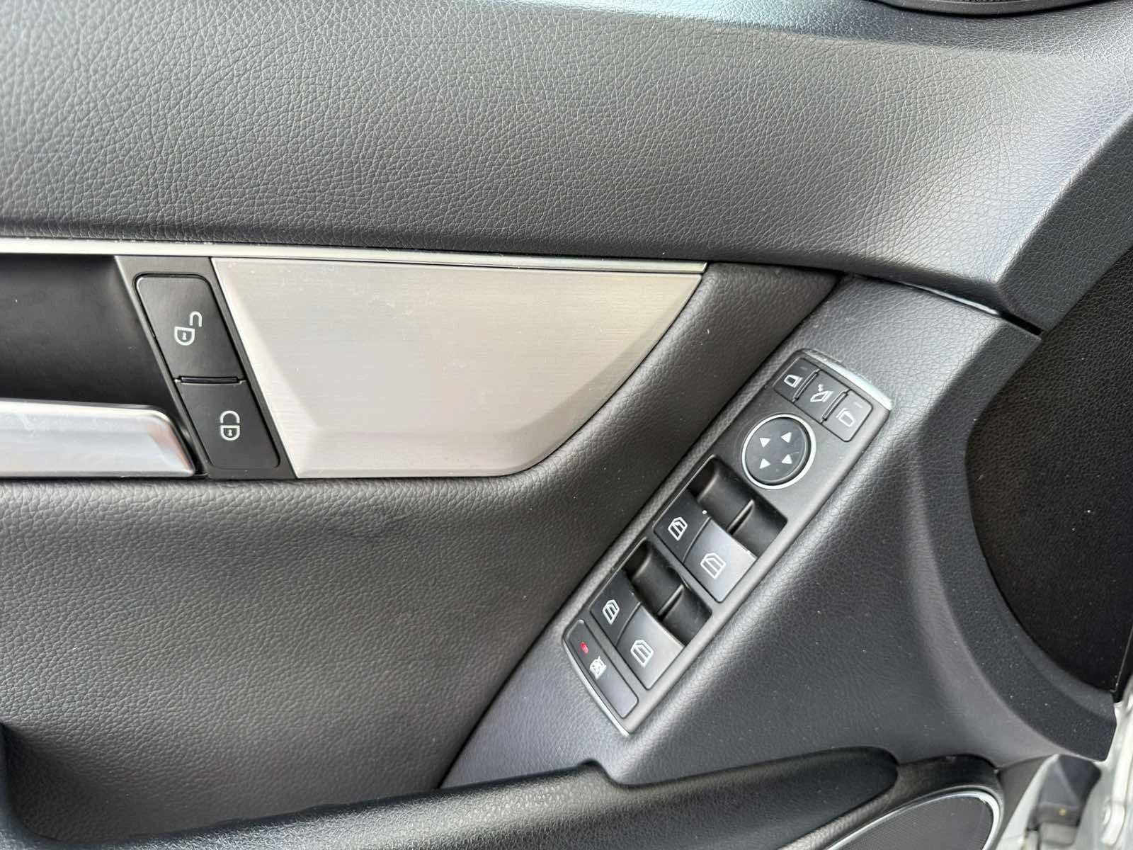 Mercedes-Benz C 250 4 matic  AMG line Швейцария, снимка 7 - Автомобили и джипове - 55215584
