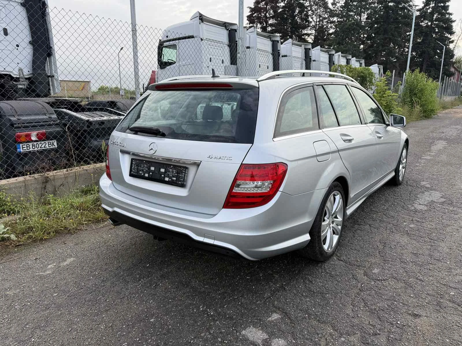 Mercedes-Benz C 250 4 matic  AMG line Швейцария, снимка 4 - Автомобили и джипове - 55215584