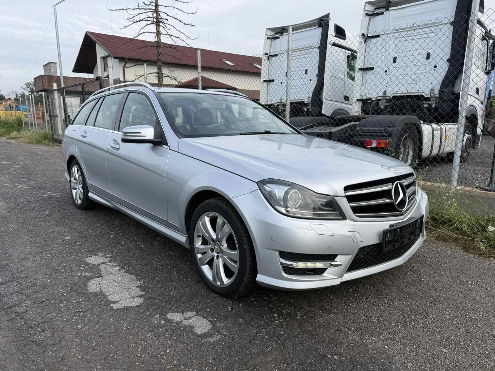 Mercedes-Benz C 250 4 matic  AMG line Швейцария, снимка 6 - Автомобили и джипове - 55215584