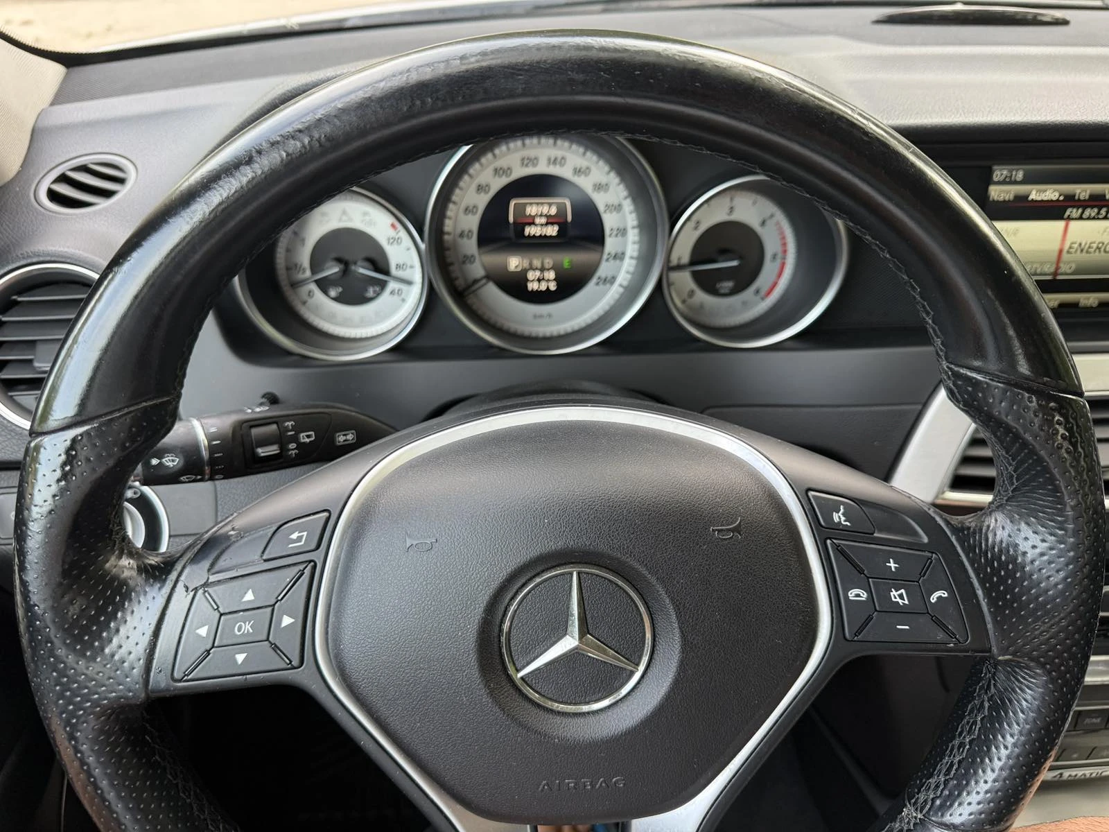 Mercedes-Benz C 250 4 matic  AMG line Швейцария, снимка 11 - Автомобили и джипове - 55215584