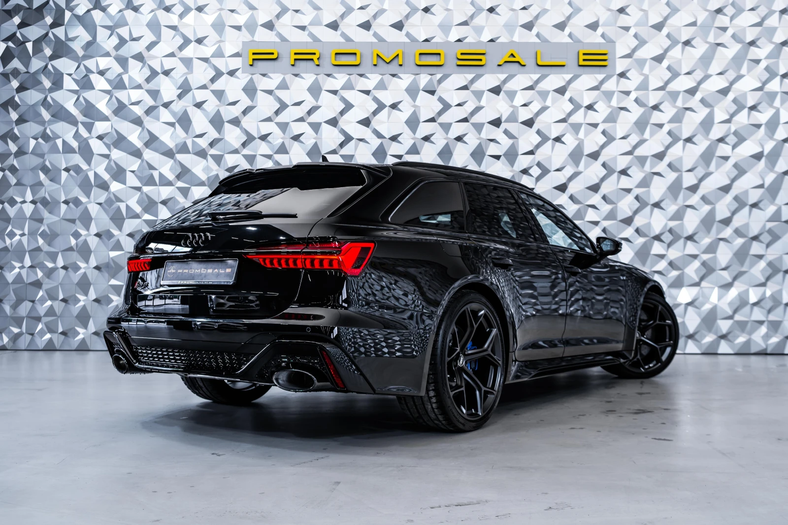 Audi Rs6 Performance* Carbon Buckets* B&O* Теглич, снимка 4 - Автомобили и джипове - 55324844