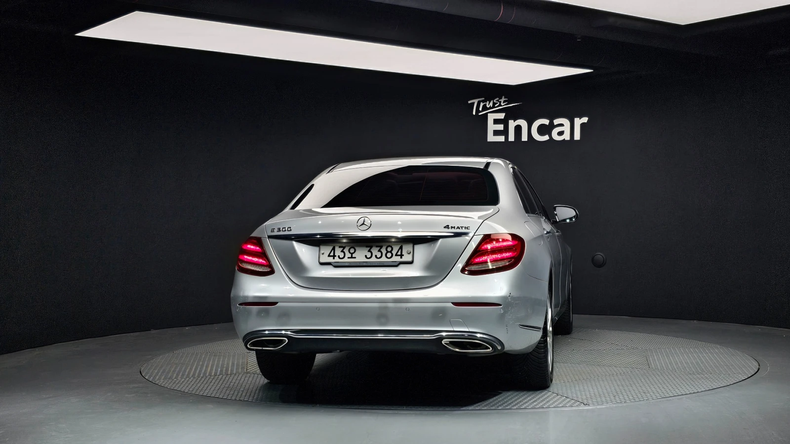 Mercedes-Benz E 300, снимка 3 - Автомобили и джипове - 55833528