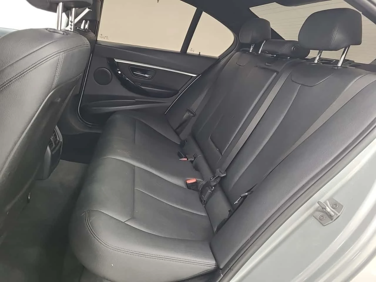 BMW 330 * 330I XDRIVE * CARFAX *  | Mobile.bg � ����������� 12