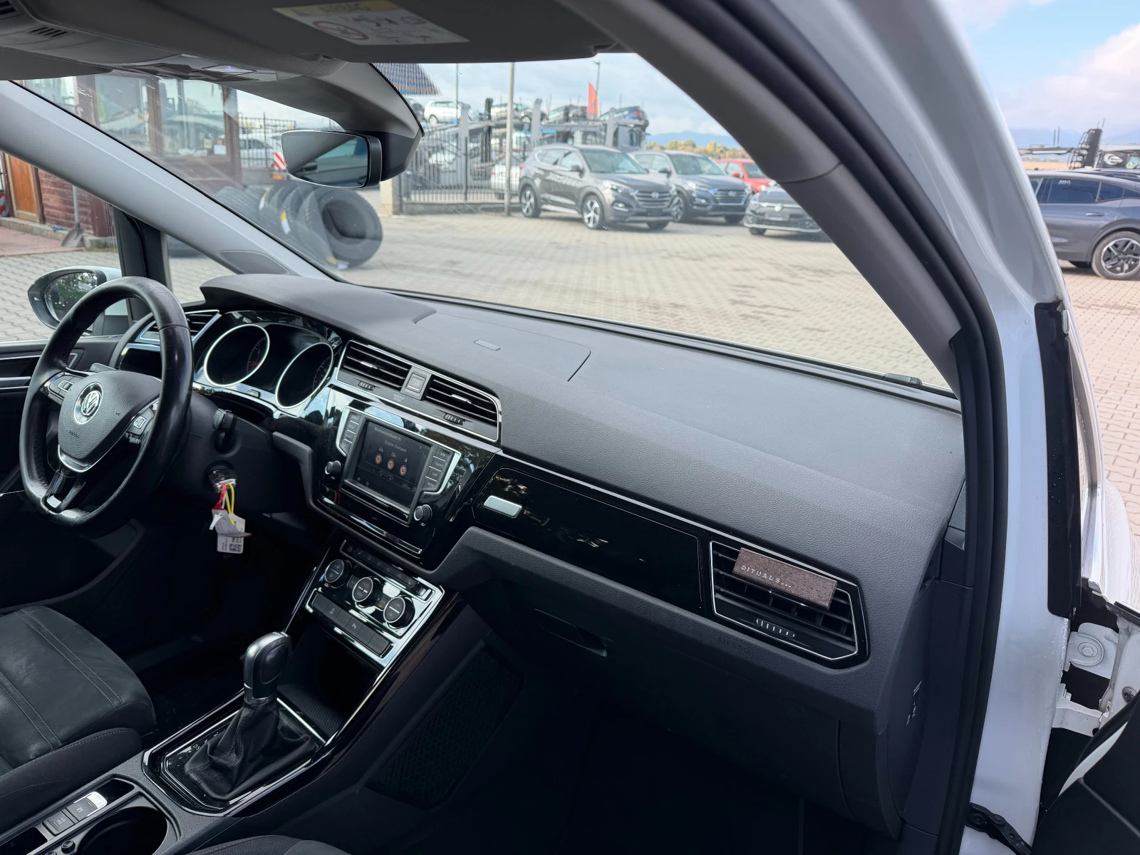 VW Touran 1.4TSI AVTOMAT/NAVI/KAMERA 6+ 1 EURO 6 | Mobile.bg � ����������� 12