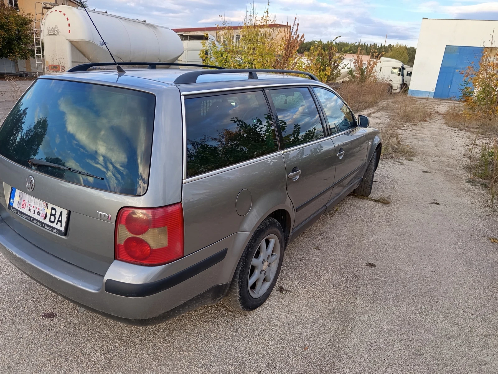 VW Passat, снимка 6 - Автомобили и джипове - 56601982