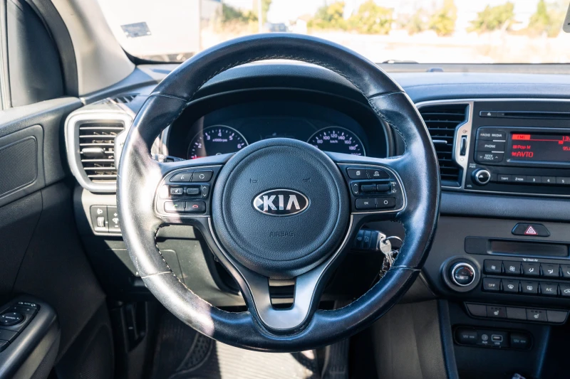 Kia Sportage 1.6, снимка 8 - Автомобили и джипове - 47675574