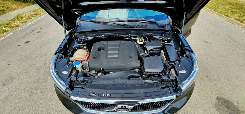 Volvo XC40 2.0   4х4  ТОП, снимка 13 - Автомобили и джипове - 50837424