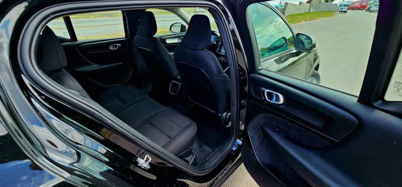 Volvo XC40 2.0   4х4  ТОП, снимка 10 - Автомобили и джипове - 50837424