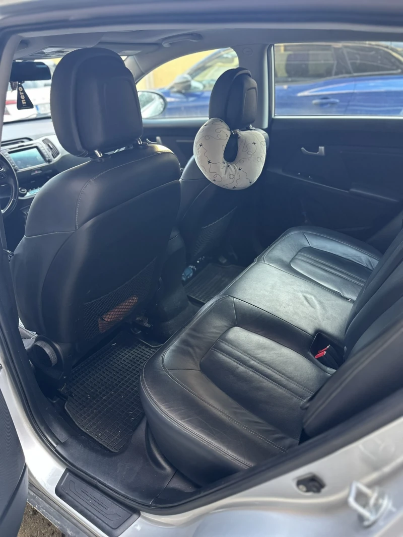 Kia Sportage 2.0 CRDI 4x4, снимка 14 - Автомобили и джипове - 51898451