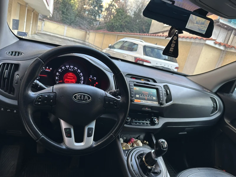 Kia Sportage 2.0 CRDI 4x4, снимка 9 - Автомобили и джипове - 51898451