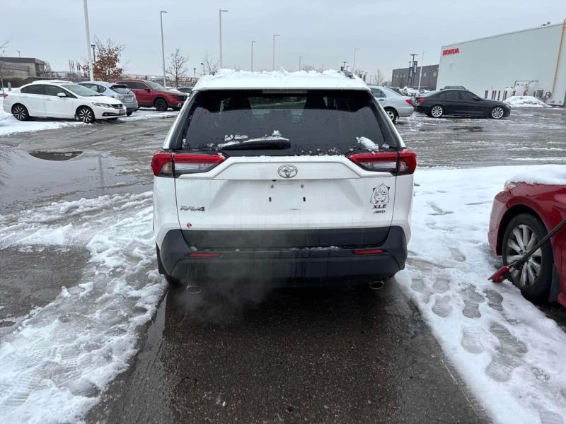 Toyota Rav4 * XLE * CARFAX * БЕЗ ПЪРВОНАЧАЛНА ВНОСКА, снимка 4 - Автомобили и джипове - 53025398