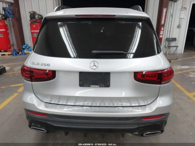 Mercedes-Benz GLB 250 * Възможност за Лизинг*  - изображение 9