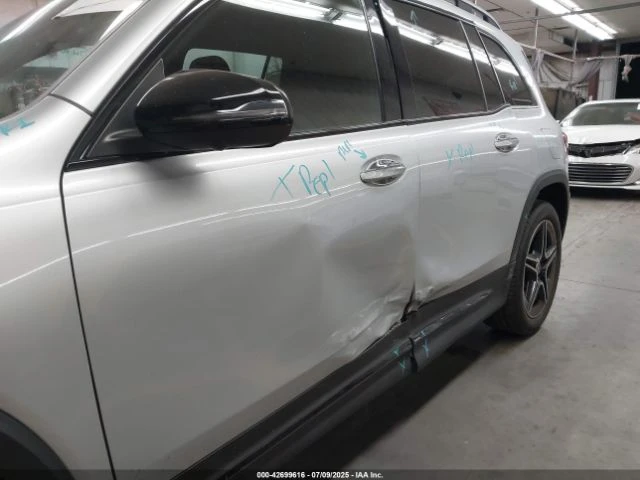 Mercedes-Benz GLB 250 * Възможност за Лизинг*  - изображение 8