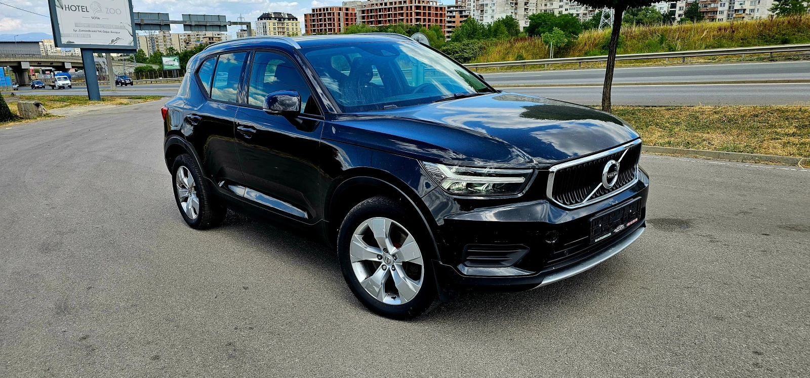 Volvo XC40 2.0   4х4  ТОП - изображение 3