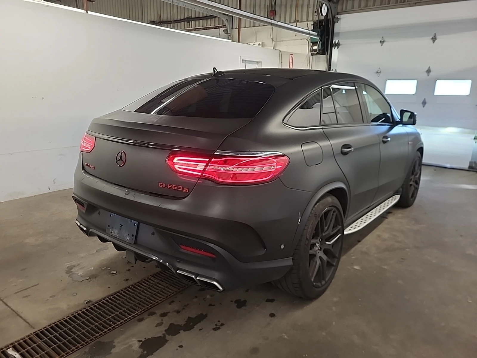 Mercedes-Benz GLE 63 S AMG * АВТОКРЕДИТ* * ЦЕНА ДО БЪЛГАРИЯ*  - изображение 3