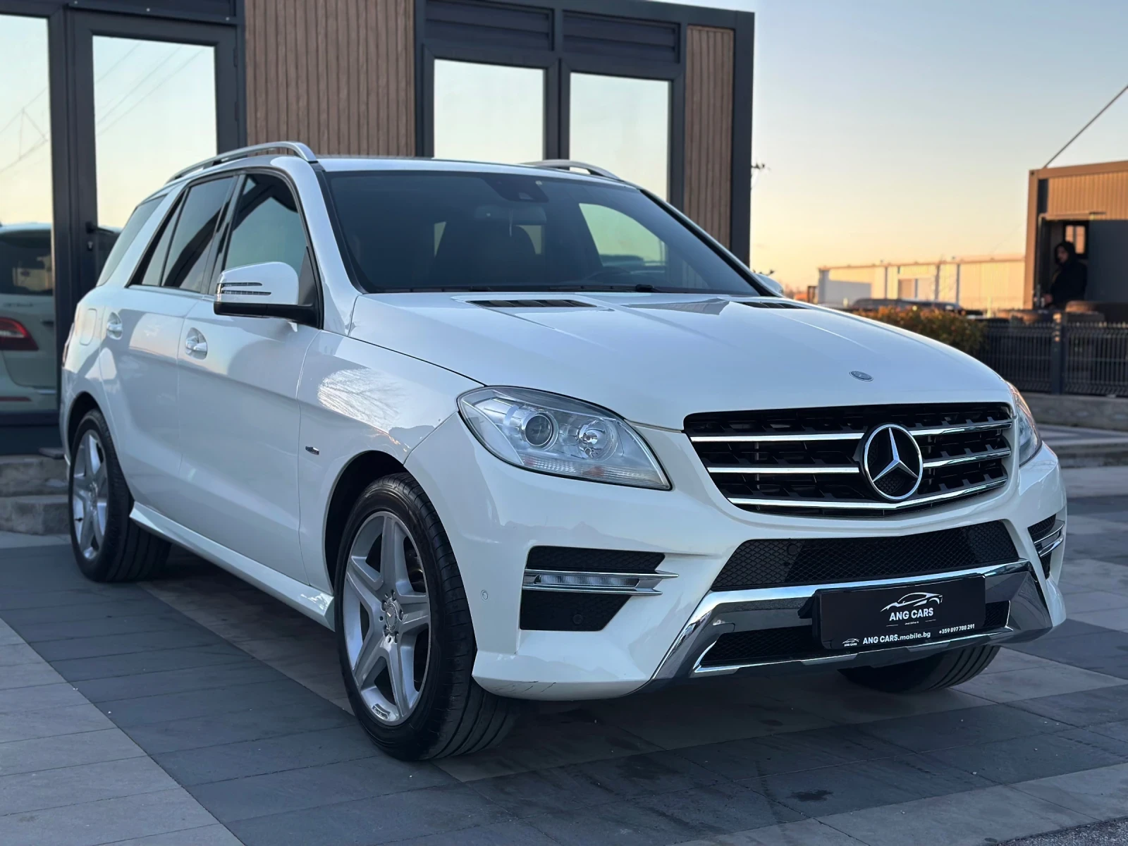 Mercedes-Benz ML 350 * AMG LINE* СЕРВИЗНА ИСТОРИЯ*  - изображение 2