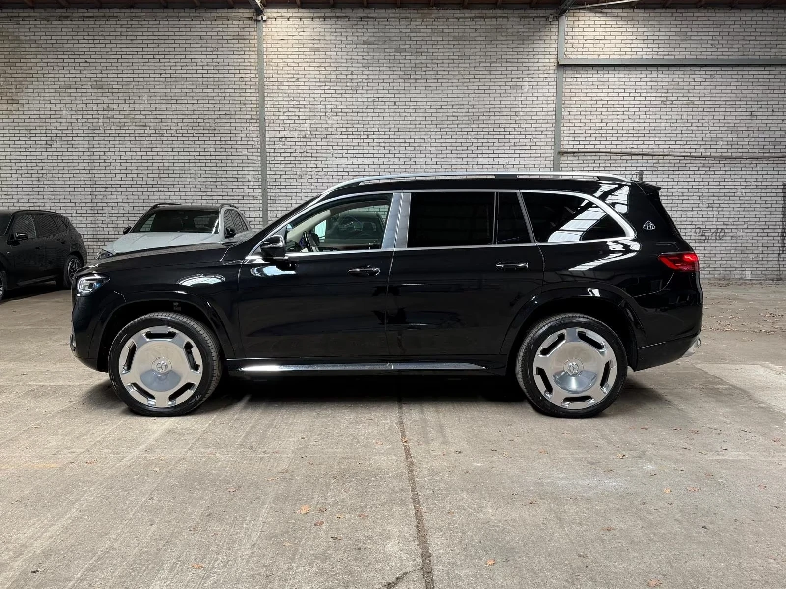 Mercedes-Benz GLS 600 MAYBACH 4-MATIC FIRST CLASS E-ACTIVE BODY, снимка 2 - Автомобили и джипове - 54401866