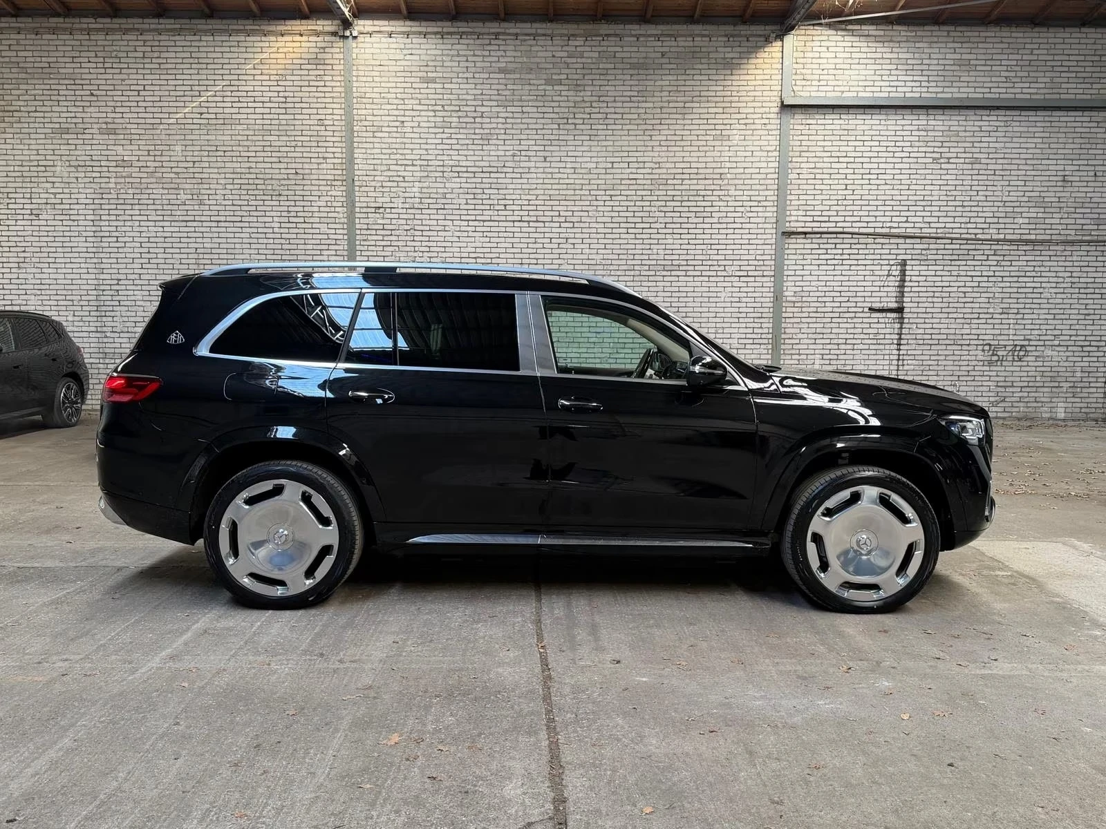 Mercedes-Benz GLS 600 MAYBACH 4-MATIC FIRST CLASS E-ACTIVE BODY, снимка 4 - Автомобили и джипове - 54401866