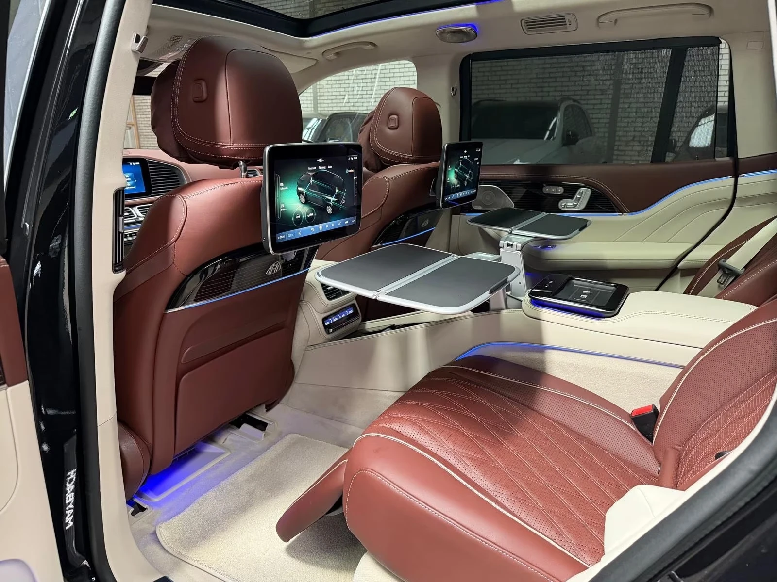 Mercedes-Benz GLS 600 MAYBACH 4-MATIC FIRST CLASS E-ACTIVE BODY, снимка 7 - Автомобили и джипове - 54401866