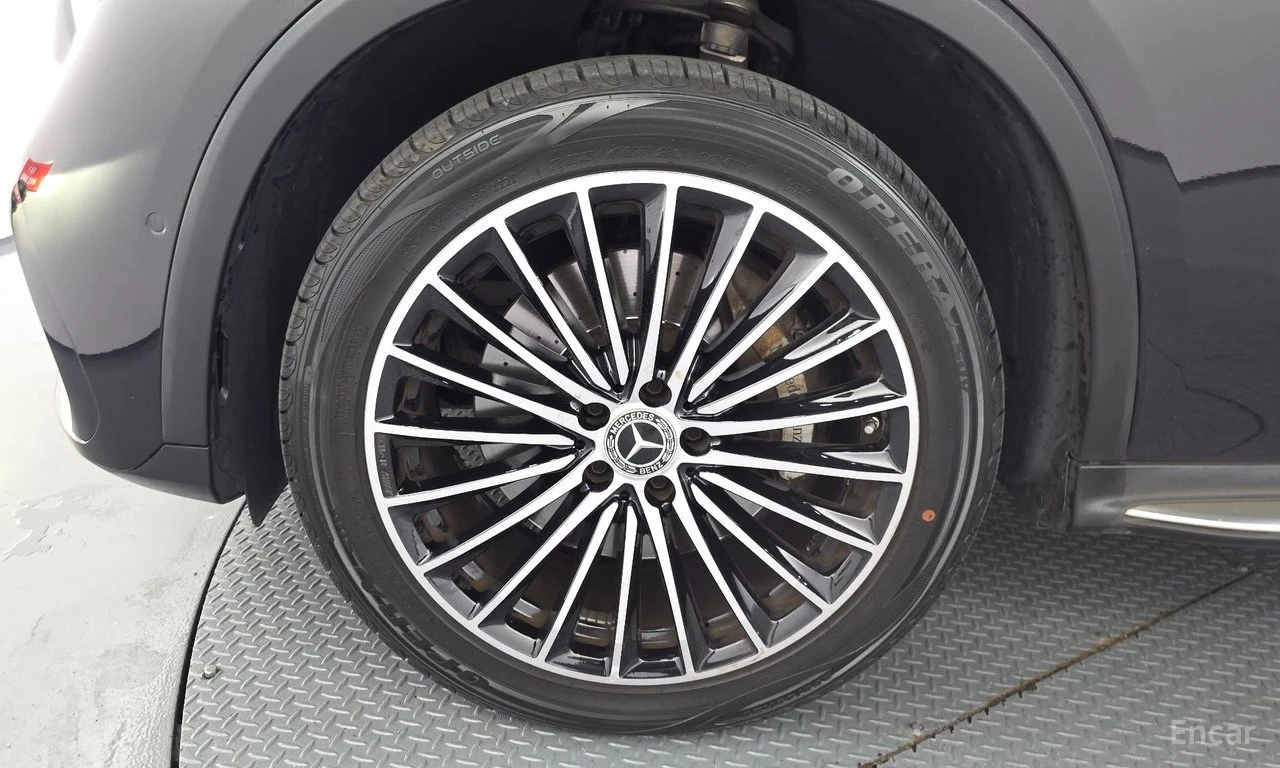 Mercedes-Benz GLC 300 AMG LINE 4MATIC* BURMESTER* HEAD-UP* DISTRONIC* 36, снимка 5 - Автомобили и джипове - 55224487