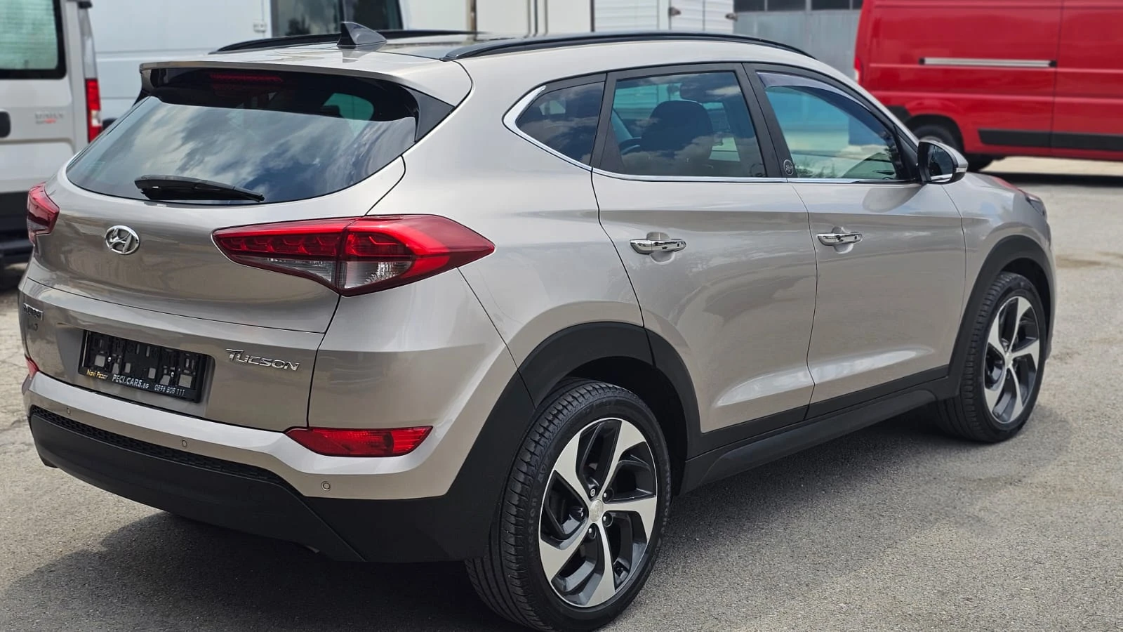Hyundai Tucson Sound Edition 1.7CRDi 7DCT IT-ТОП СЪСТ-ЛИЗИНГ, снимка 6 - Автомобили и джипове - 55282853