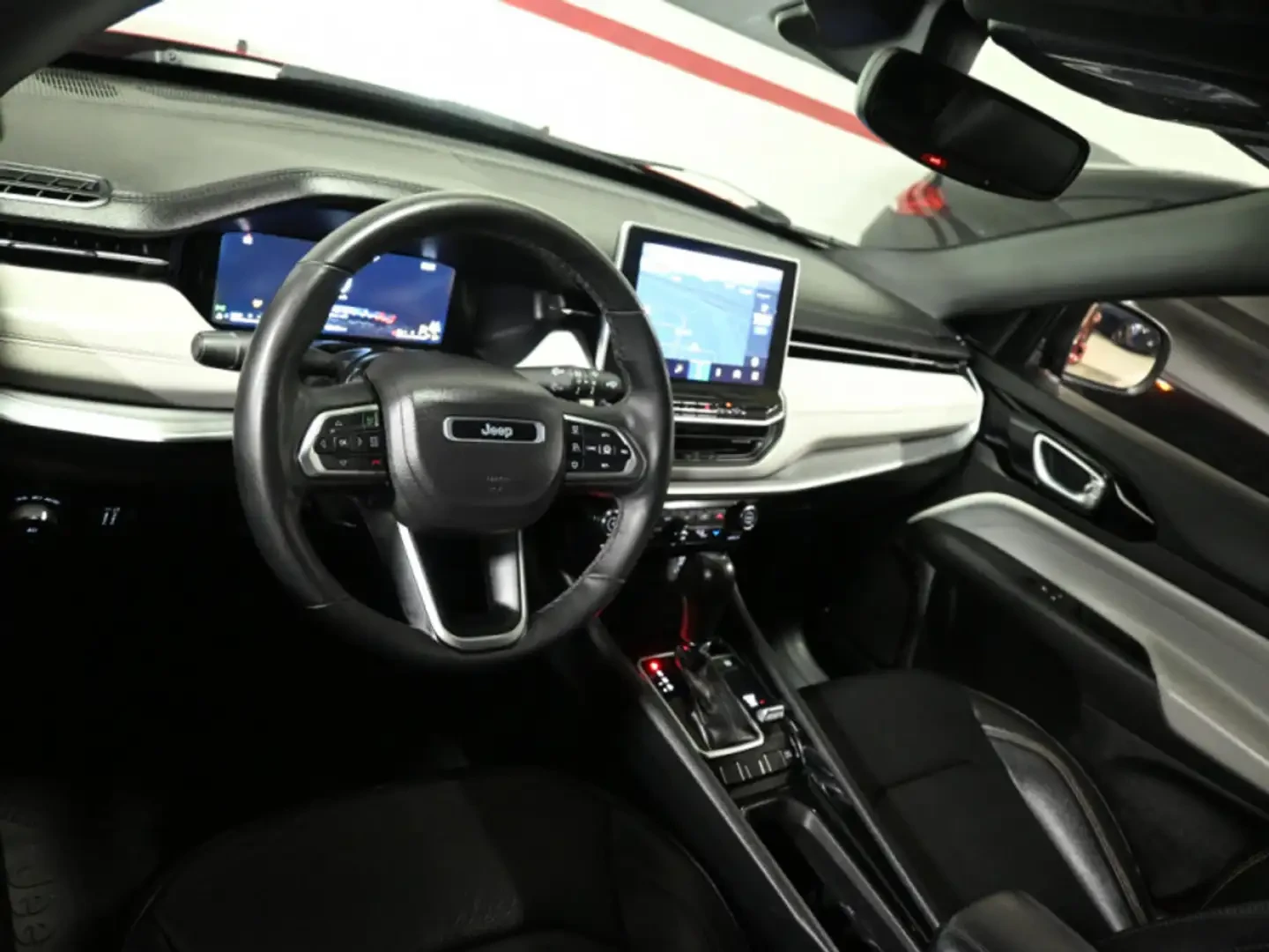 Jeep Compass AWD* DISTRONIC* 360* PANORAMA, снимка 8 - Автомобили и джипове - 55315038