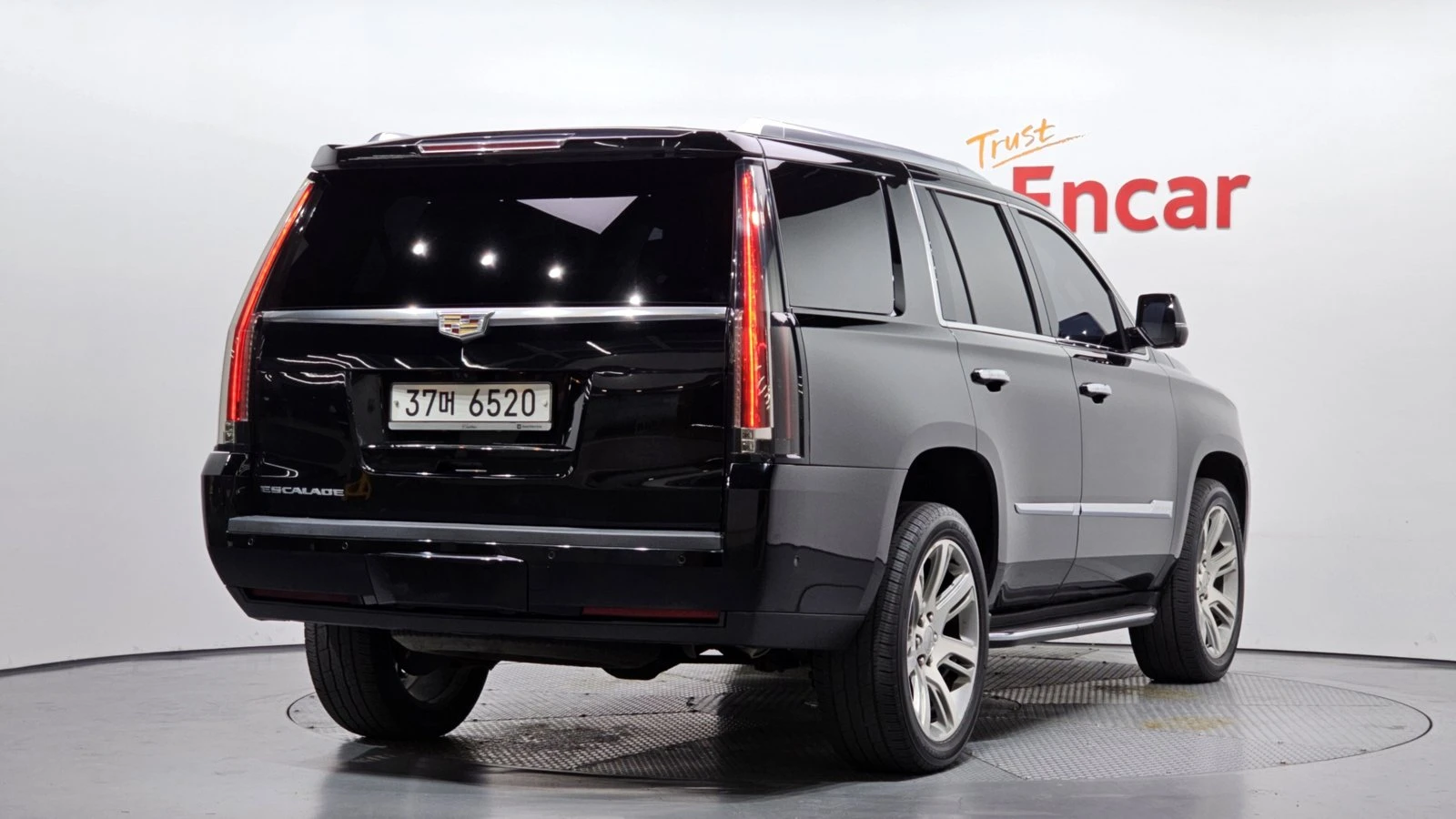 Cadillac Escalade 6.2* ЛЮК* HUD* 360* ПОДГРЕВ ВОЛАН* КРАЙНА ЦЕНА, снимка 2 - Автомобили и джипове - 55367088