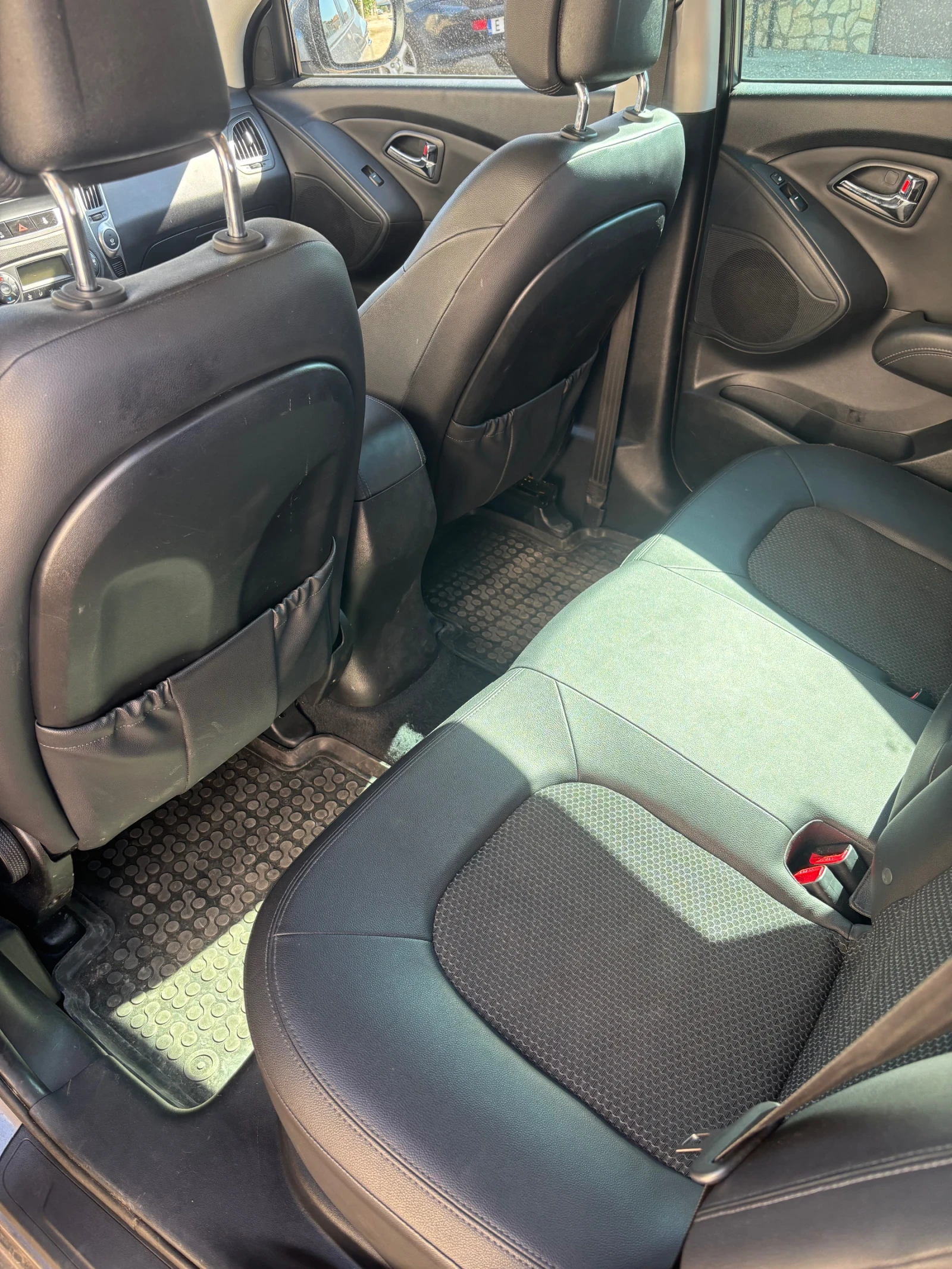 Hyundai IX35, снимка 12 - Автомобили и джипове - 55741812