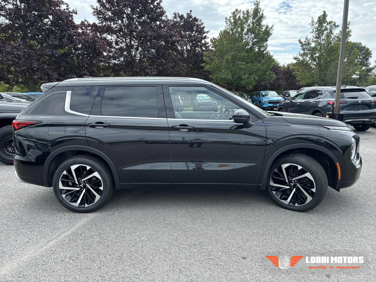Mitsubishi Outlander, снимка 3 - Автомобили и джипове - 56128621