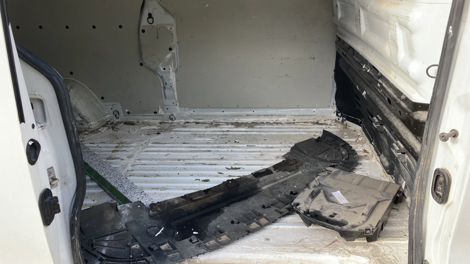 Renault Trafic 2.0 145ks EVRO6 131000 km - изображение 7