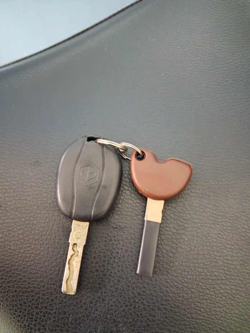 Piaggio Beverly 300i POLICE ABS/ASR, снимка 14 - Мотоциклети и мототехника - 53262785